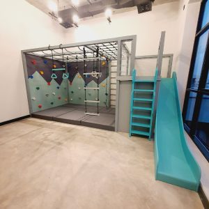 Adventure Box With Corner Climbing Platform Set